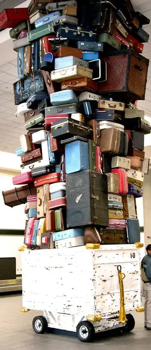 Lots-of-luggage.jpg