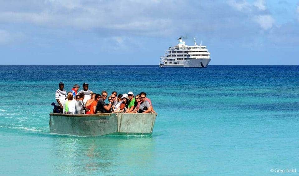 在庫克船長游輪上航行斐濟 Reef Endeavor – 小型船舶巡航的終極之選