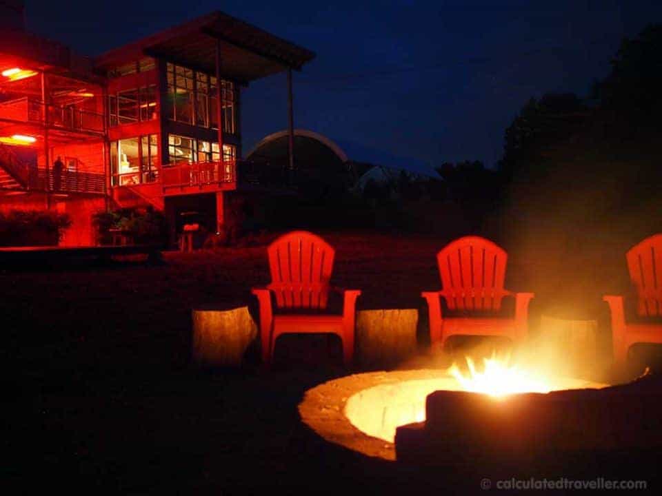 Glamping it UP à Long Point Eco-Adventures Ontario - Feu de joie