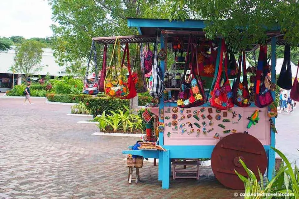 A Cruise Guide to Mahogany Bay Roatan Honduras - Crafts