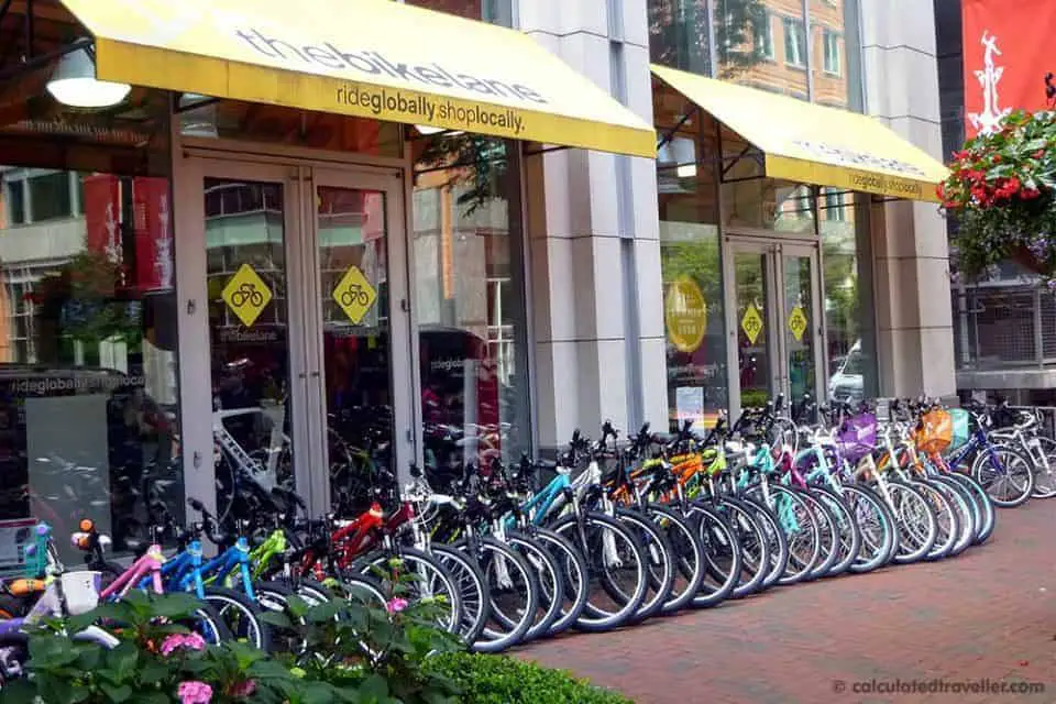 Un guide pour louer un vélo en vacances. La piste cyclable à Reston, Virginie