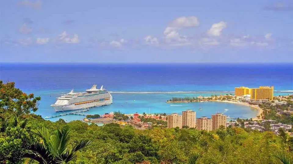 A Local Jamaican Guide to the Top Things to do in Ocho Rios - Cruise ship docked in Ocho Rios