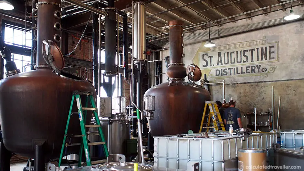 品嚐聖奧古斯丁佛羅里達州尋找烈酒和巧克力 - St. Augustine Distillery Co. Factory