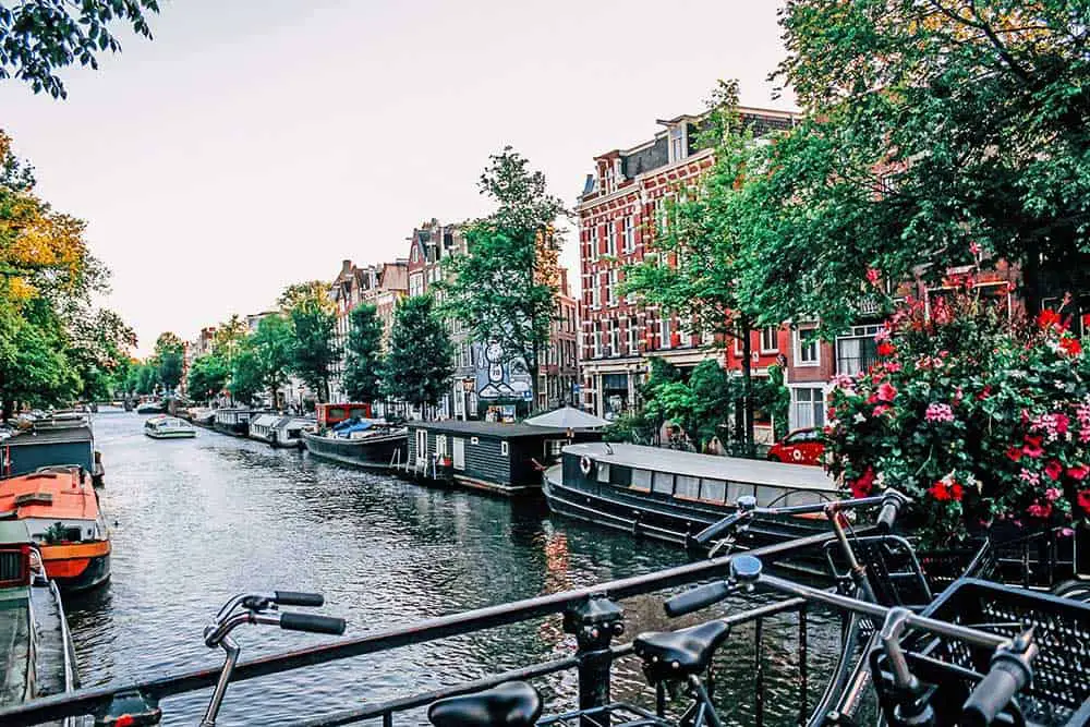 5 Best European Adventures for History Buffs. Amsterdam's Canals