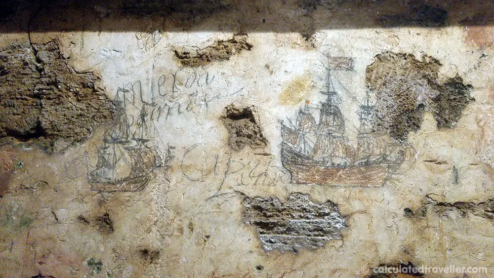 Is this historic graffiti found at the end of the tunnel in Fort Castillo de San Cristobal?