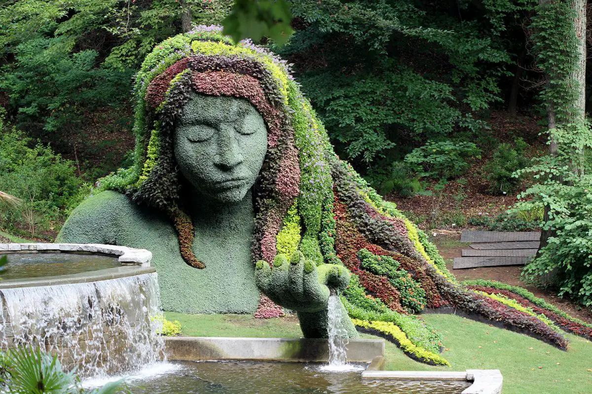 Sculpture de la déesse de la terre Jardin botanique d'Atlanta